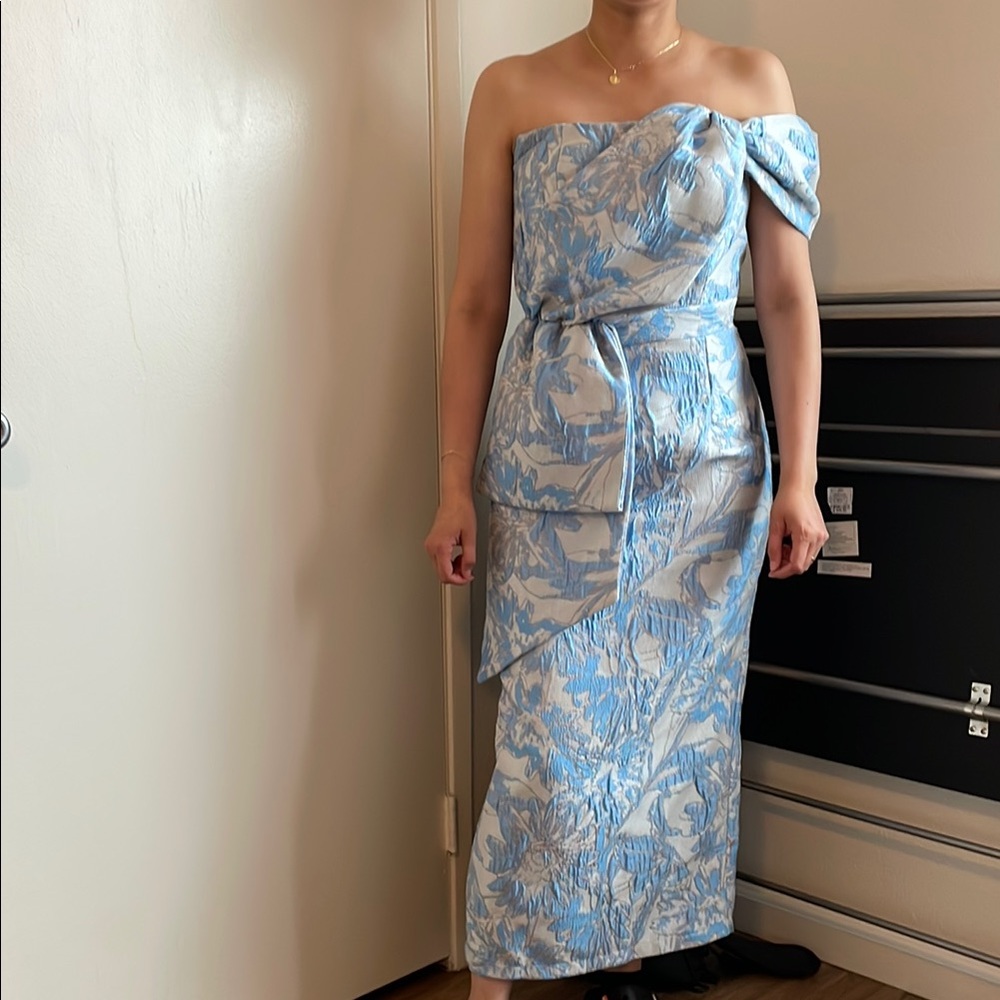 Elegant Blue Off-Shoulder Midi Dress